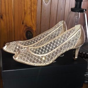 Adrianna Papell heels